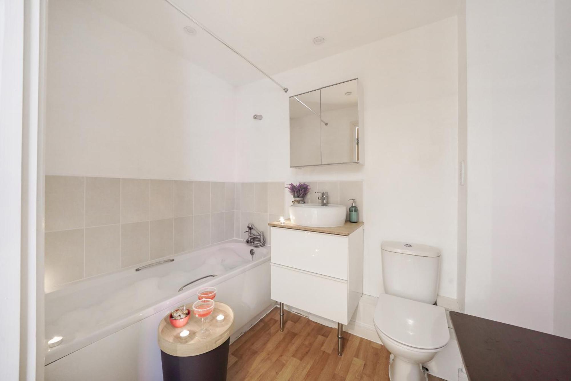 ברקינג City Riverside - 2 Bedroom & Free Parking מראה חיצוני תמונה
